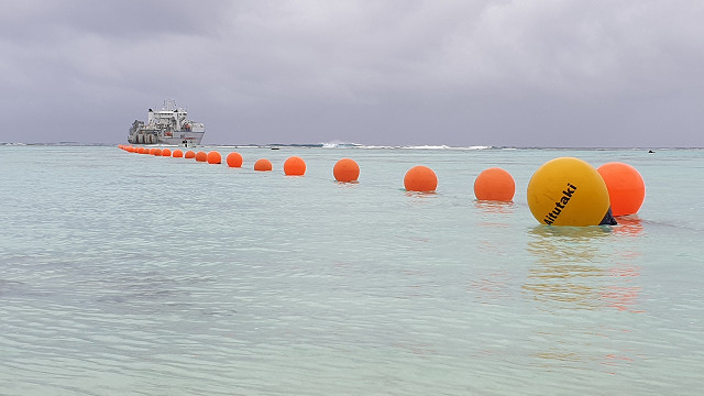 Manatua Cable coming ashore in Aitutaki